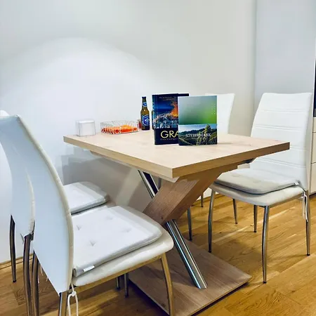 Urban Serenity Apartment *